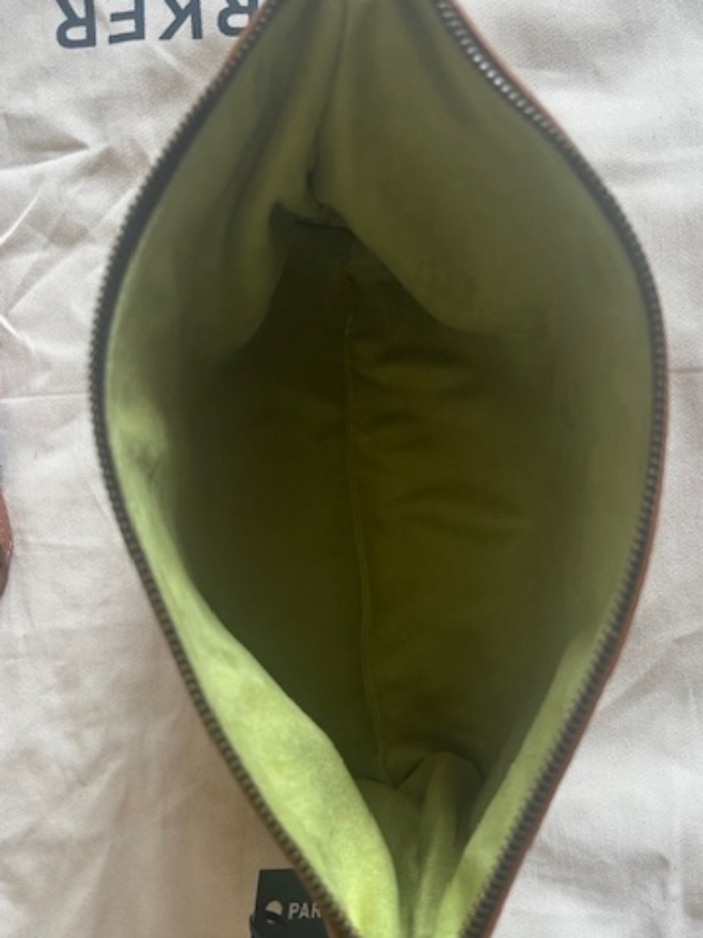 Parker Thatch Big Buddy Tan NWT - Picture 3 of 3